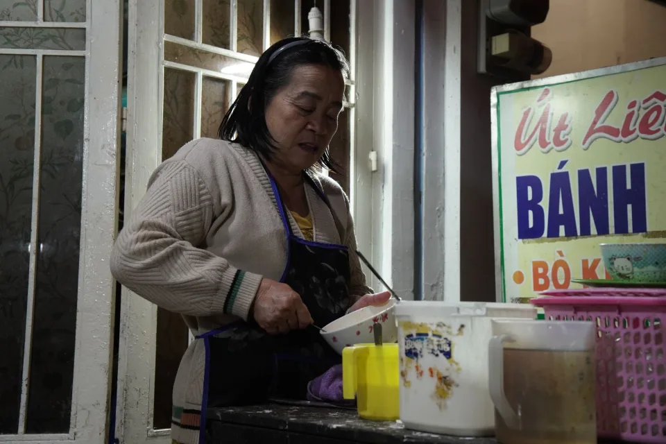 Bàn ăn tại Quán Nhậu Dzô 100